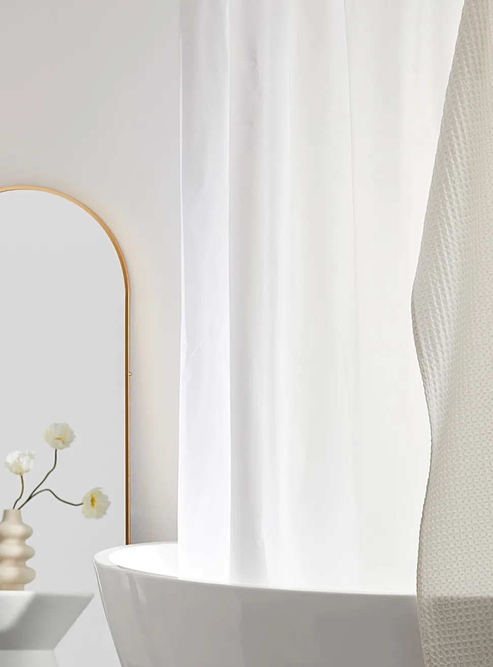 White recycled polyester shower liner