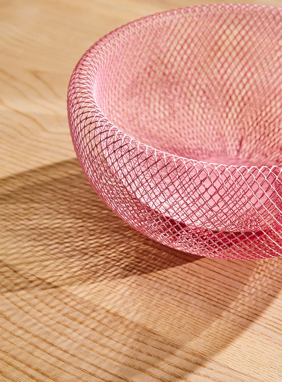 Wire mesh fruit bowl