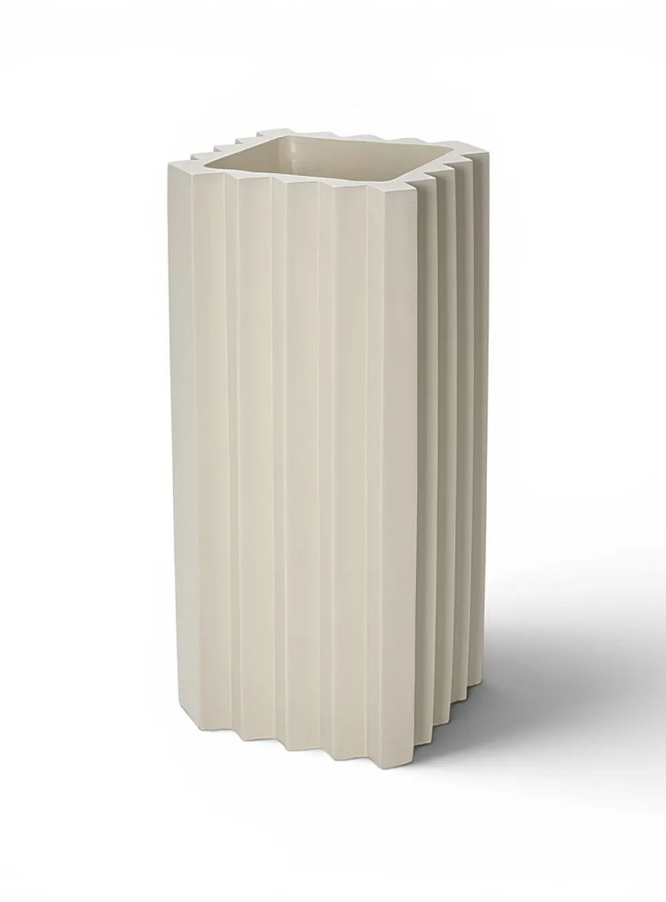 Zigzag triangular bands indoor/outdoor planter